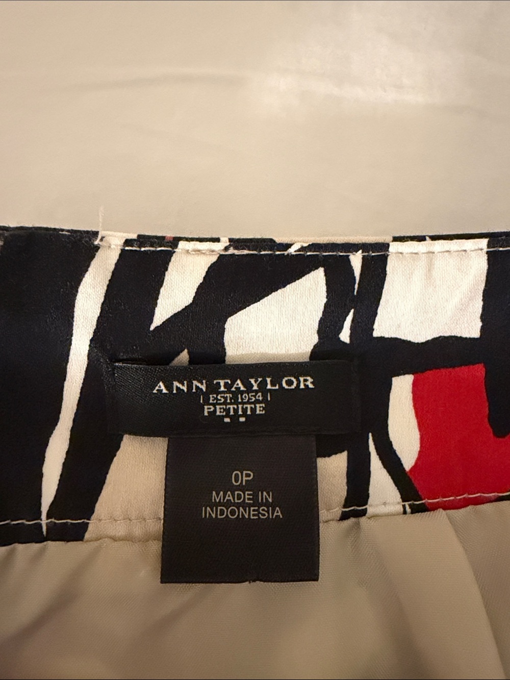 Ann Taylor Floral Abstract Print A-Line Skirt in Cream, Red & Black - Picture 2 of 4